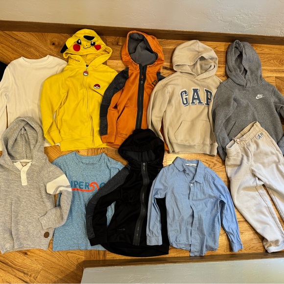 HUGE LOT Boys Size 6 7 8 S M GAP TEA H&M J.CREW NIKE Jeans Pants Sweatshirts - Picture 3 of 16